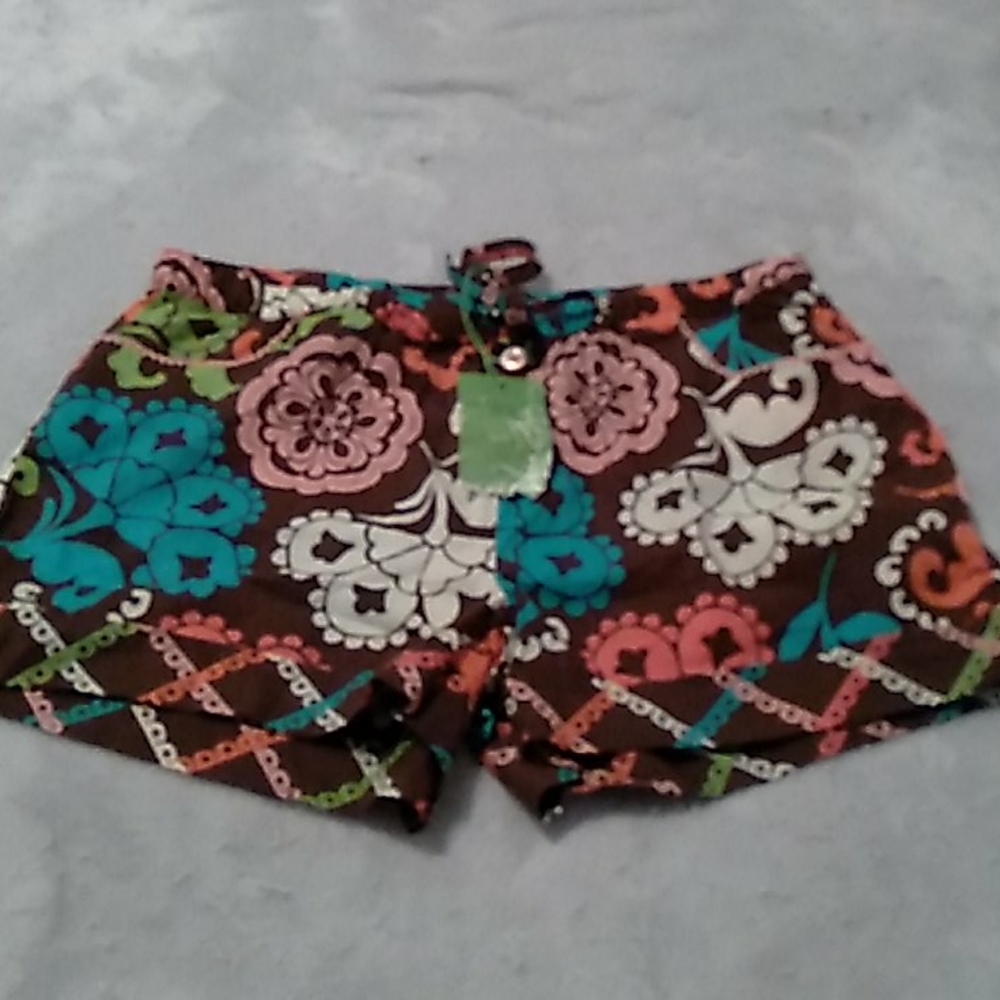 NWT, VERA BRADLEY, " LOLA "print Lounge Shorts